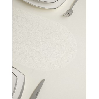 Скатерть      160х220   из жаккарда          KARNA