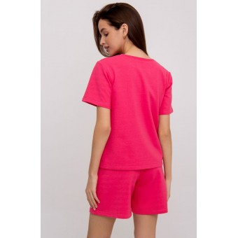 Костюм  женский       из кулирки    футболка с шортами   красный