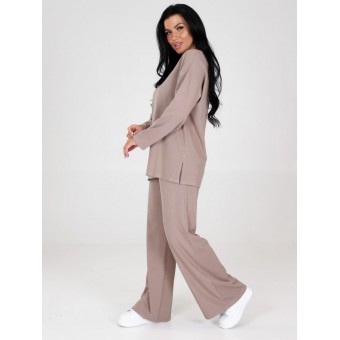 Костюм  женский       Милано    кофта с брюками   бежевый  однотонный