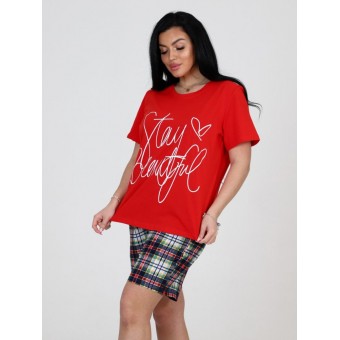 Костюм  женский       из кулирки    футболка с шортами   красный  Надписи