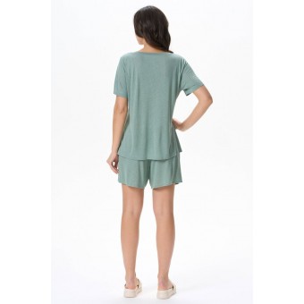 Пижама  женская       из вискозы    футболка с шортами   зеленая