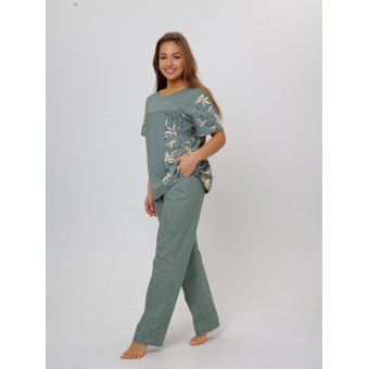 Костюм  женский       из кулирки    футболка с брюками   зеленый  Цветы Kuzina  