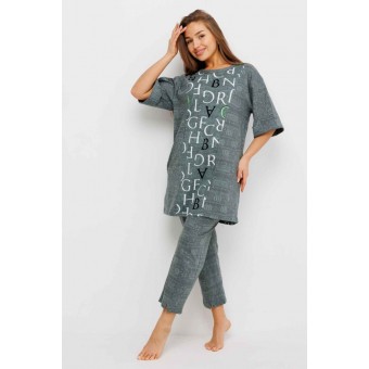 Костюм  женский       из кулирки    футболка с брюками с рукавом 3/4  зеленый  Надписи Kuzina