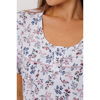 Сорочка  женская       из кулирки     с коротким рукавом  белая  Цветы