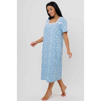 Сорочка  женская       из кулирки     с коротким рукавом  голубая  Цветы Kuzina