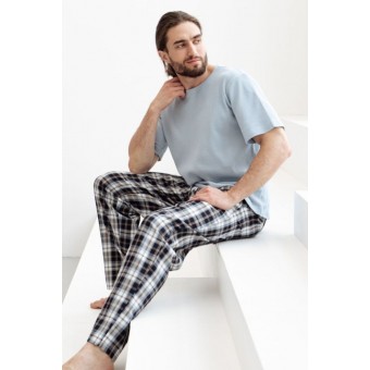 Футболка  мужская       трикотажная       голубая  однотонная