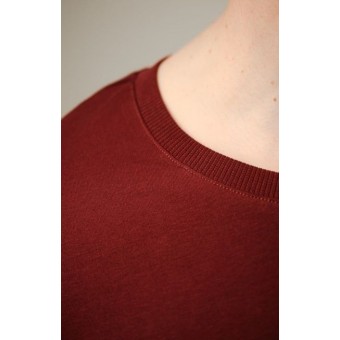 Футболка  мужская       трикотажная       бордовая  однотонная