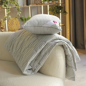 Одеяло     для сна 200х220  евро из микрофибры  200 г/м2    силиконизированное волокно    KARIGUZ