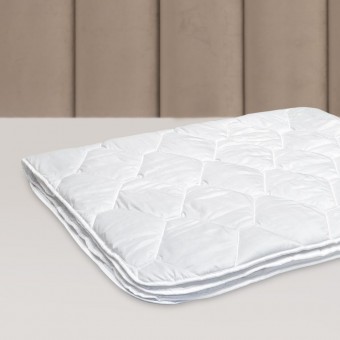 Одеяло     для сна 140х205  1,5 спальное из микрофибры  200 г/м2    силиконизированное волокно    KARIGUZ