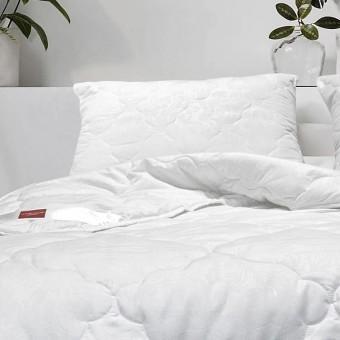 Одеяло     для сна 200х220  евро из микрофибры  200 г/м2    бамбук, силиконизированное волокно    KARIGUZ