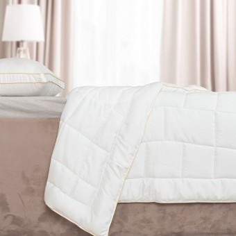 Одеяло     для сна 150х200  1,5 спальное из микрофибры  200 г/м2    силиконизированное волокно    KARIGUZ