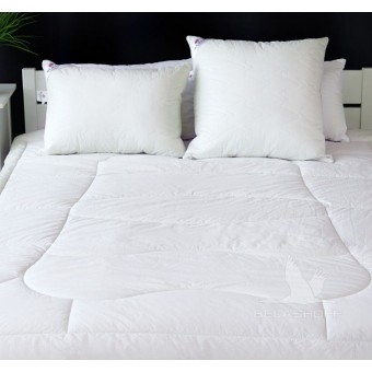 Одеяло     для сна 140х205  1,5 спальное из сатина  300 г/м2    Хлопок, силиконизированное волокно    World of Belashoff