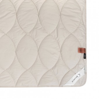 Одеяло     для сна 200х220  евро из тика  300 г/м2    шерсть верблюжья, силиконизированное волокно    MOYЁ HOME