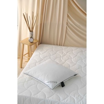 Одеяло     для сна 200х220  евро из сатина  300 г/м2    силиконизированное волокно    MOYЁ HOME