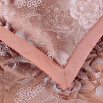 Покрывало     на кровать 230х250  евро из сатина  125 г/м2     розовое с наволочками 50х70 2 шт  Valtery