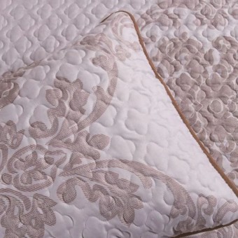 Покрывало     на кровать 230х250  евро из полисатина  110 г/м2      с наволочками 50х70 2 шт  Valtery