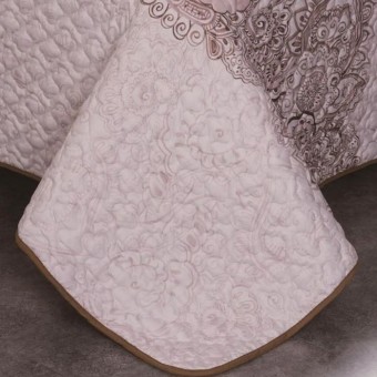 Покрывало     на кровать 230х250  евро из полисатина  110 г/м2      с наволочками 50х70 2 шт  Valtery