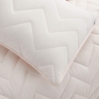 Покрывало     на кровать 230х250  евро атласное          Sofi de Marko