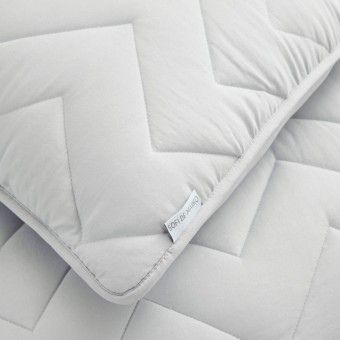 Покрывало     на кровать 230х250  евро атласное          Sofi de Marko