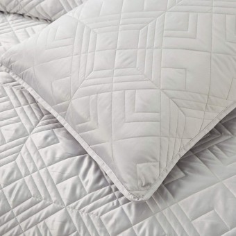 Покрывало     на кровать 230х250  евро атласное          Sofi de Marko