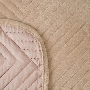 Покрывало     на кровать 230х250  евро из фланели  150 г/м2     бежевое с наволочками 50х70 2 шт Геометрия Marianna