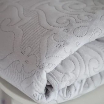 Покрывало     на кровать 180х220  двуспальное из искуственного меха  80 г/м2     голубое  Орнамент Marianna