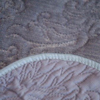 Покрывало     на кровать 200х220  евро из искуственного меха  80 г/м2     серое  Орнамент Marianna