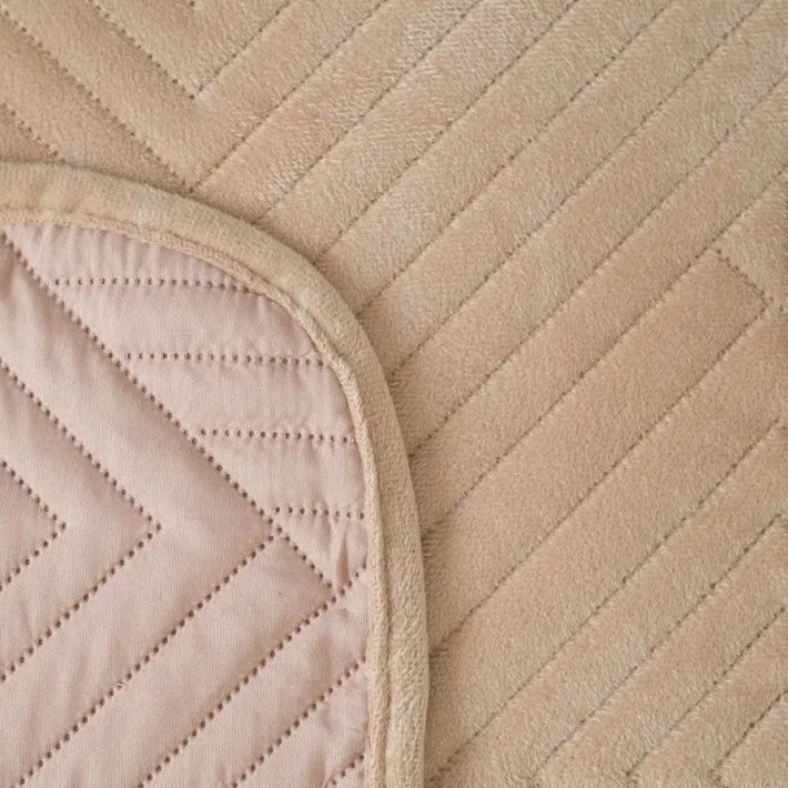 Покрывало на кровать 200х230 евро из фланели 140 г/м2 бежевое Ромбы Marianna