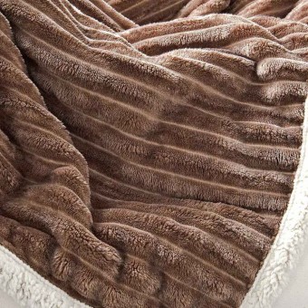 Плед     на кровать 200х220  евро из искуственного меха          Marianna