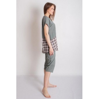 Костюм  женский       из кулирки    футболка с бриджами   бежевый