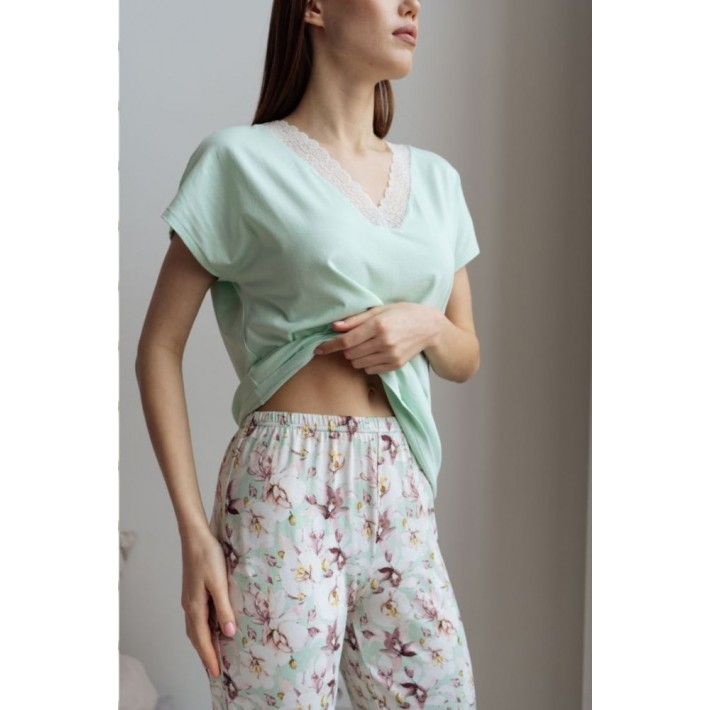 Пижама женская трикотажная футболка с брюками