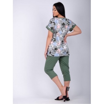 Костюм  женский       из кулирки    футболка с бриджами        