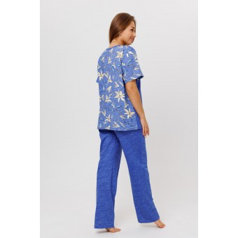 Костюм  женский       из кулирки    футболка с брюками   синий  Цветы Kuzina