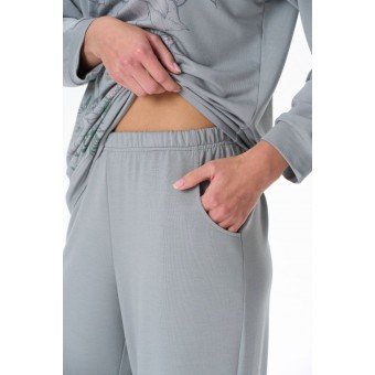 Костюм  женский       из вискозы    кофта с брюками   серый