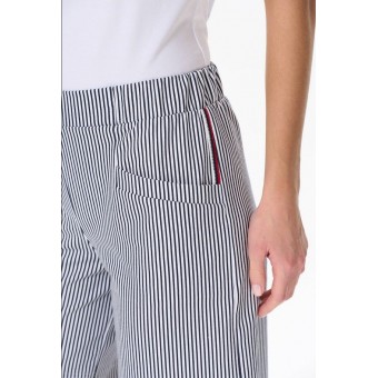 Шорты  женские       трикотажные       Белый, Черный  Полоска