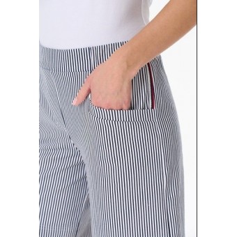 Шорты  женские       трикотажные       Белый, Черный  Полоска