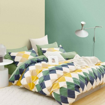 Комплект постельного белья         семейный из сатина        с наволочками 70х70 2 шт Ромбы Luxor  