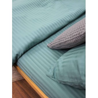 Комплект постельного белья         семейный из сатина-страйп        с наволочками 70х70 2 шт Однотонное Cotton Line  