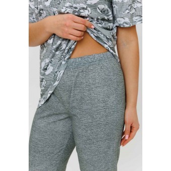 Пижама  женская       из кулирки    футболка с бриджами   серая  Цветы Kuzina