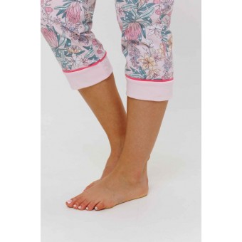 Пижама  женская       из кулирки    футболка с бриджами   розовая  Цветы Kuzina