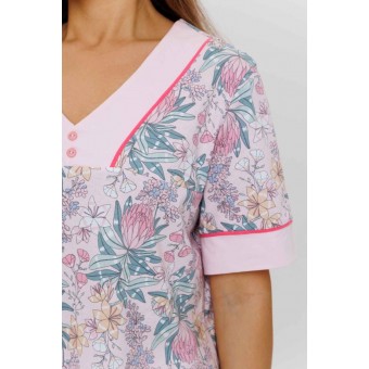 Пижама  женская       из кулирки    футболка с бриджами   розовая  Цветы Kuzina