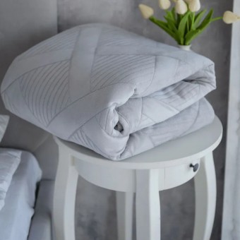 Покрывало     на кровать 160х230  1,5 спальное из фланели  150 г/м2     серое  однотонное Marianna