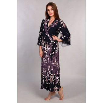 Халат  женский       из вискозы   с запахом  с длинным рукавом