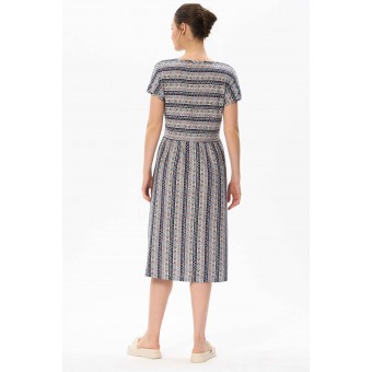 Халат  женский       трикотажный   на пуговицах  с коротким рукавом  разноцветный     