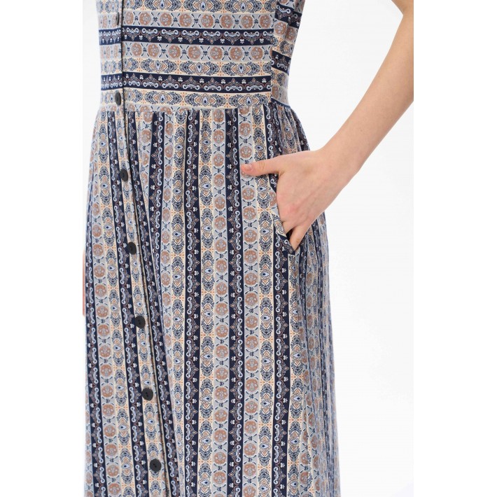 Халат женский трикотажный на пуговицах с коротким рукавом разноцветный