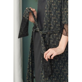 Халат  женский       трикотажный   с запахом  с рукавом 3/4  черный