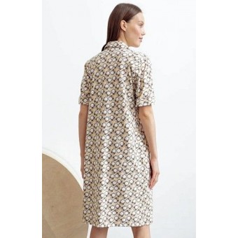 Халат  женский       трикотажный   на пуговицах  с коротким рукавом  бежевый