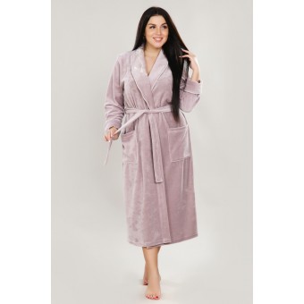 Халат  женский       из велюра   с запахом  с длинным рукавом