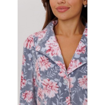 Халат  женский       из велюра   на пуговицах  с длинным рукавом