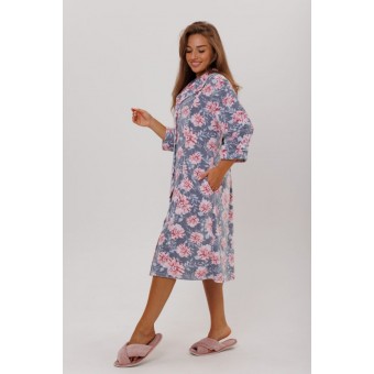 Халат  женский       из велюра   на пуговицах  с длинным рукавом